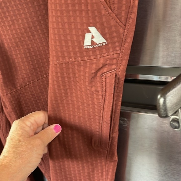 Eddie Bauer First Ascent burgundy men’s size 2X multi pocketed Pants‎ NWT - Picture 12 of 16